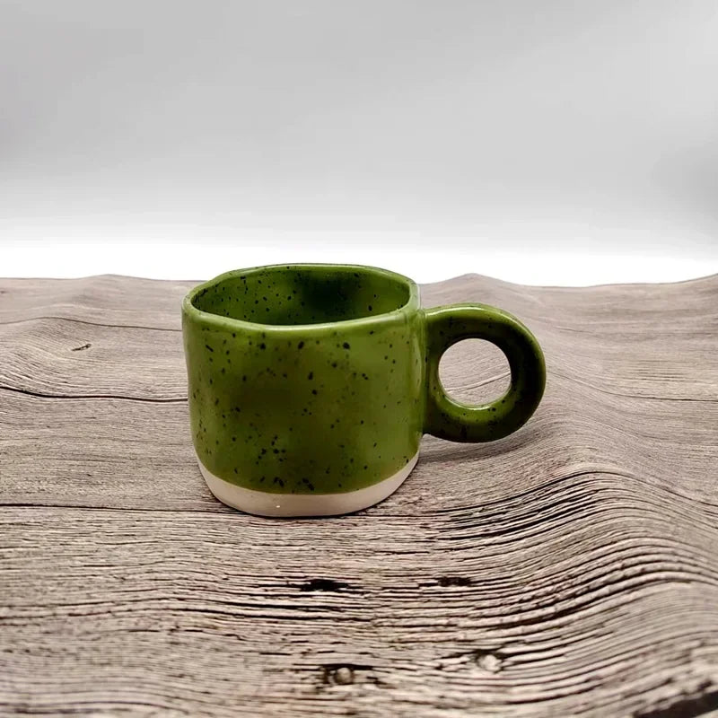 Taza de Cerámica con Asa de Anillo - Diseño Nórdico Moteado 250ml