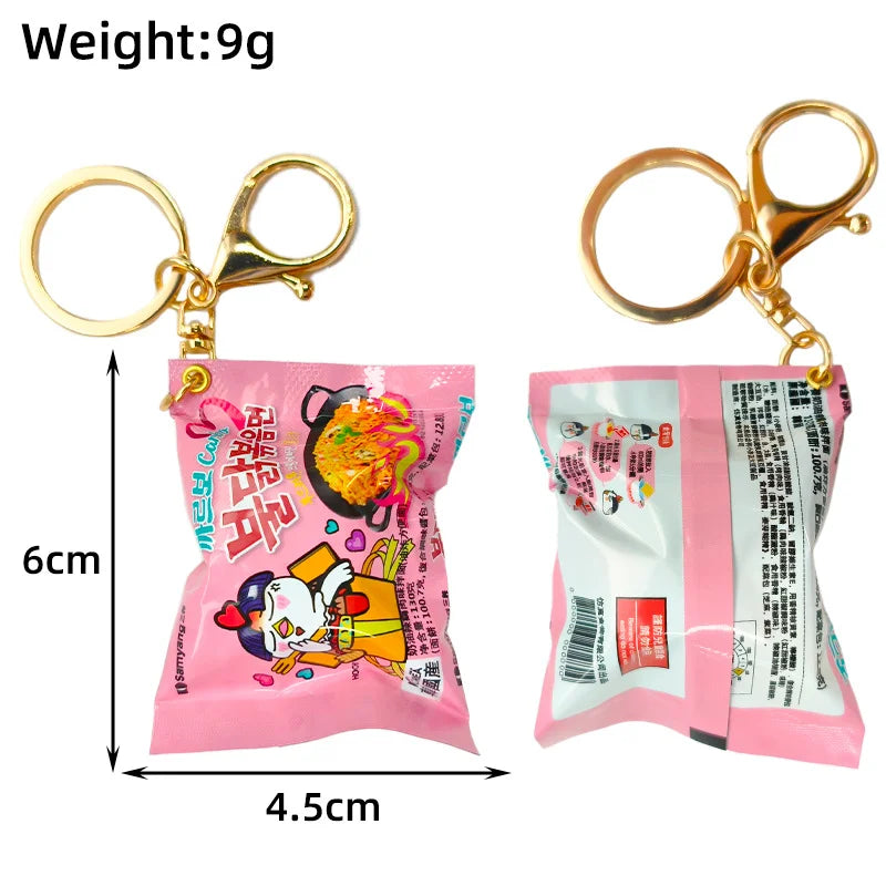 Llavero Miniatura de Ramen Coreano Negro – Accesorio para Mochila