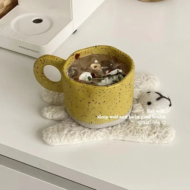 Taza de Cerámica con Asa de Anillo - Diseño Nórdico Moteado 250ml