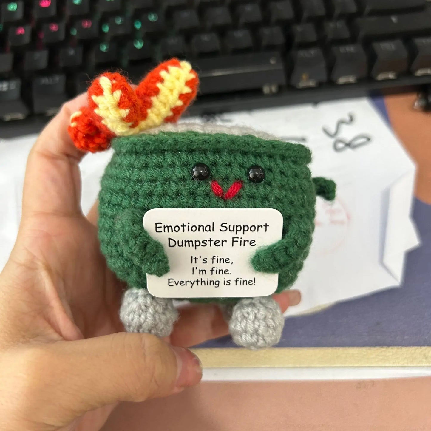 Adorno de Vaca Tejida a Mano - Regalo de Energía Positiva y Motivación