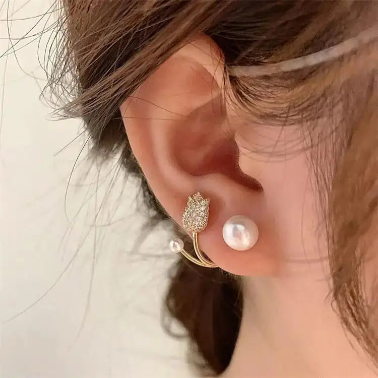 Aretes Tulipán con Moño – Plata y Flor Blanca, Elegantes