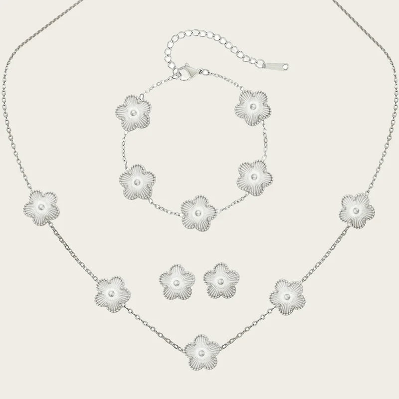 Set de Joyería Trébol Elegante – Collar, Pulsera y Aretes
