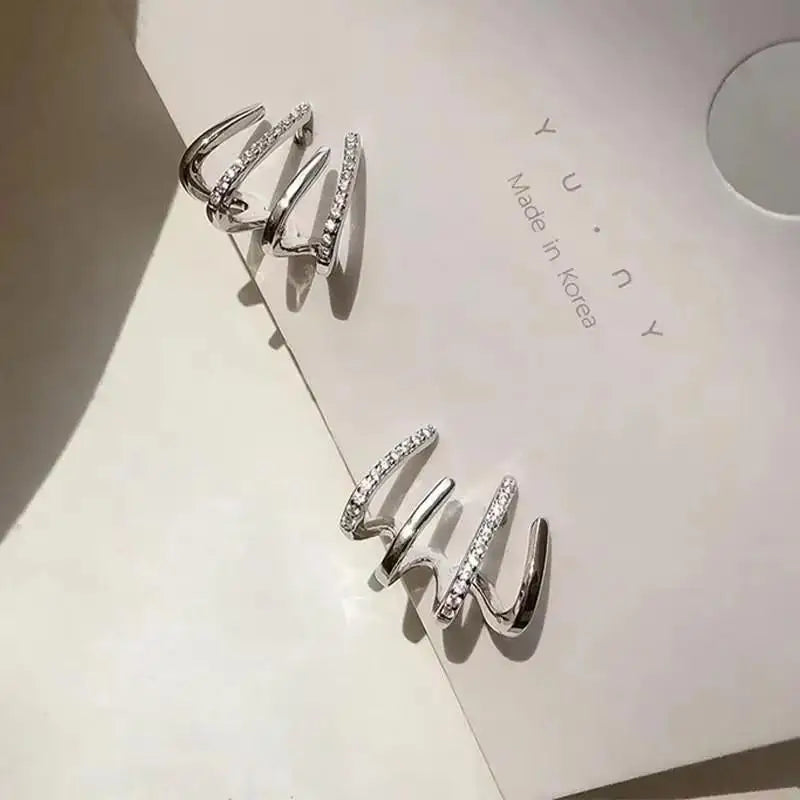 Aretes Tulipán con Moño – Plata y Flor Blanca, Elegantes