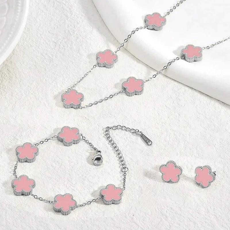 Set de Joyería Trébol Elegante – Collar, Pulsera y Aretes