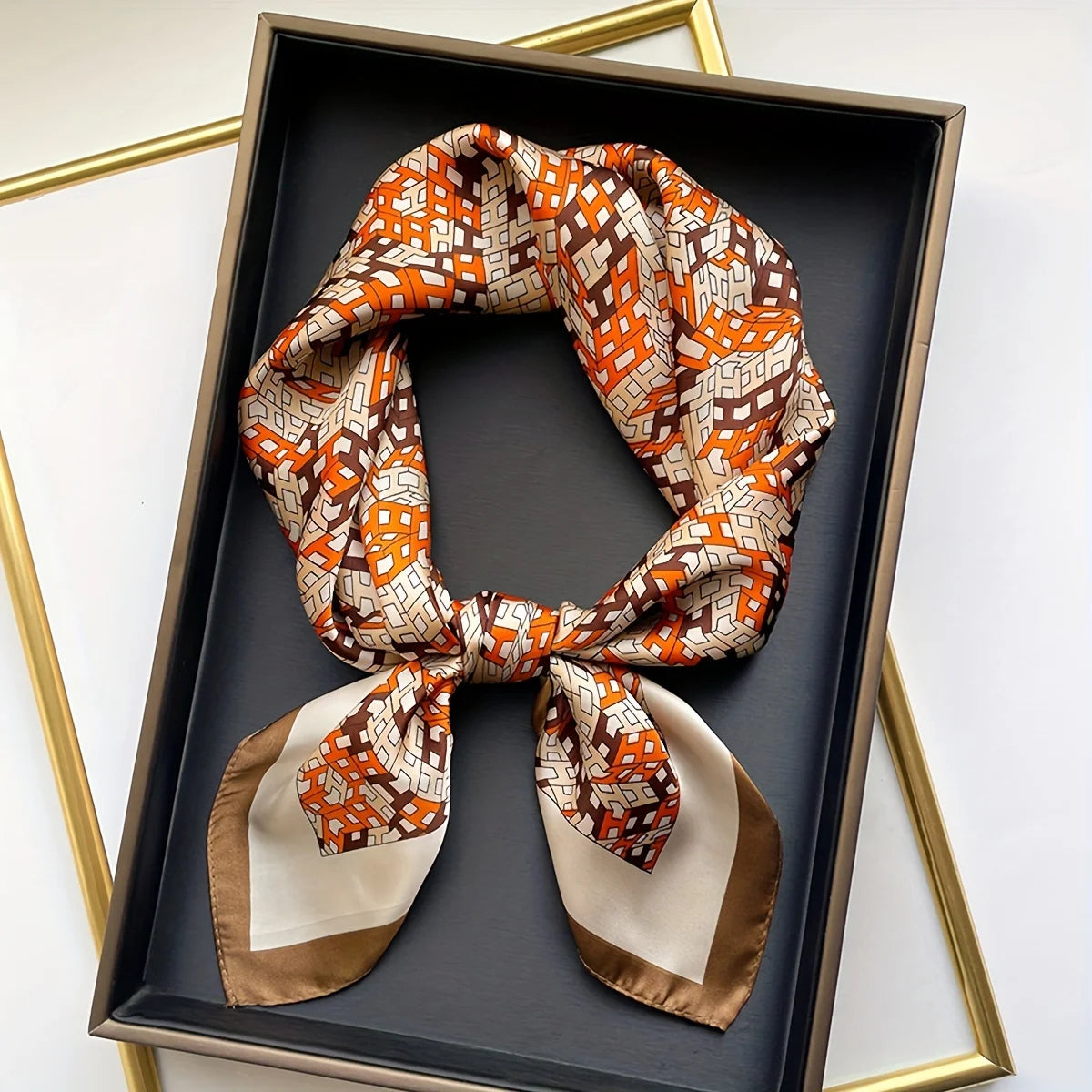 Pañuelo Elegante Tipo Seda Cuadrado para Mujer - Estilo Chic