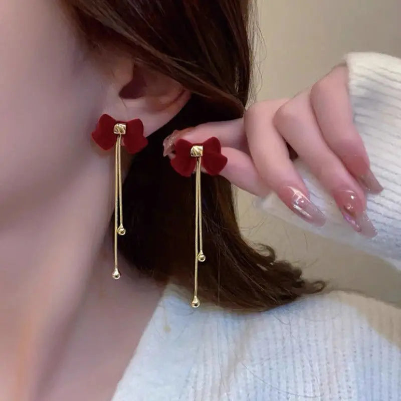 Aretes Elegantes – Joyería para Mujer, Diseño Femenino de Lujo