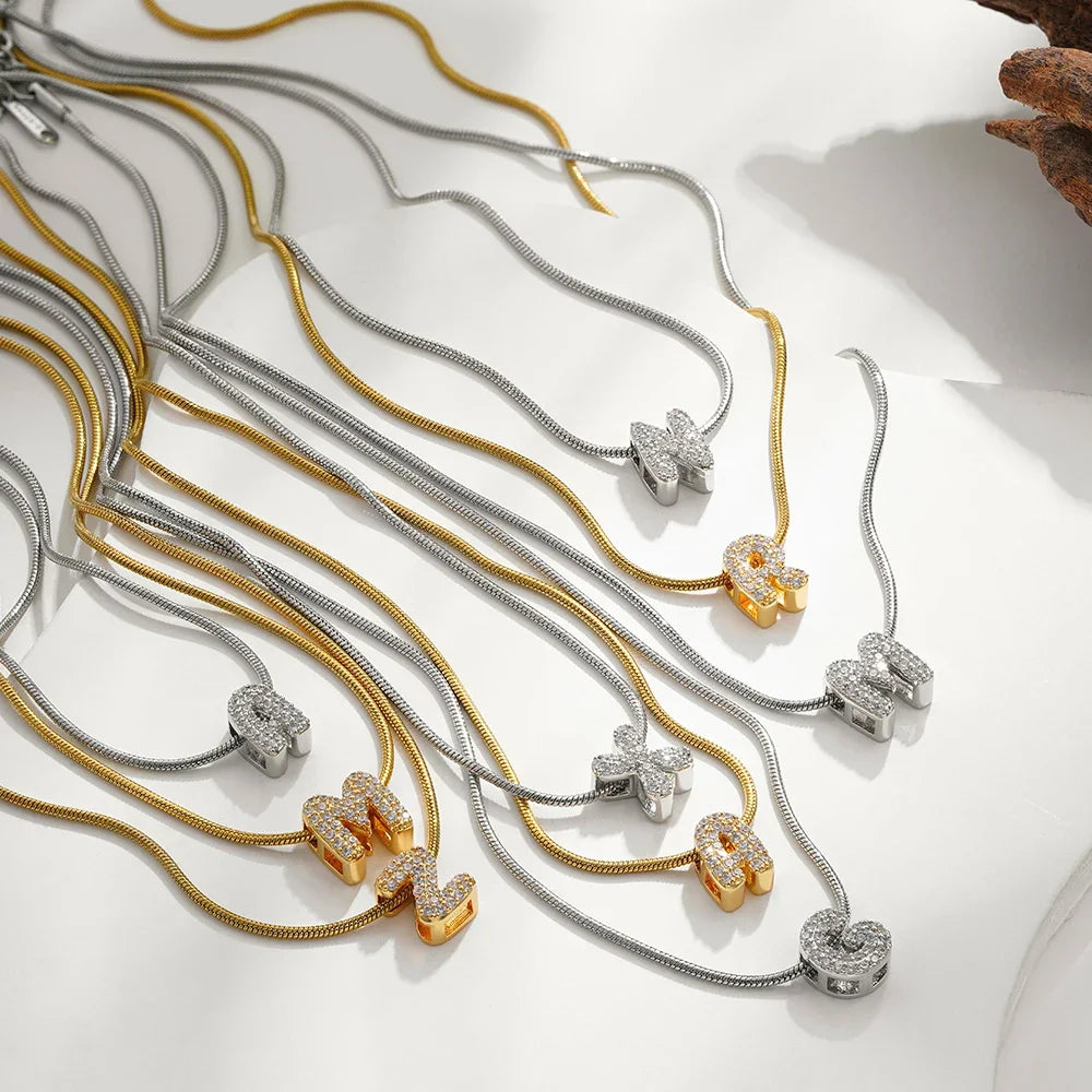Collar con Inicial A-Z en Zirconia – Acero Inoxidable Chapado