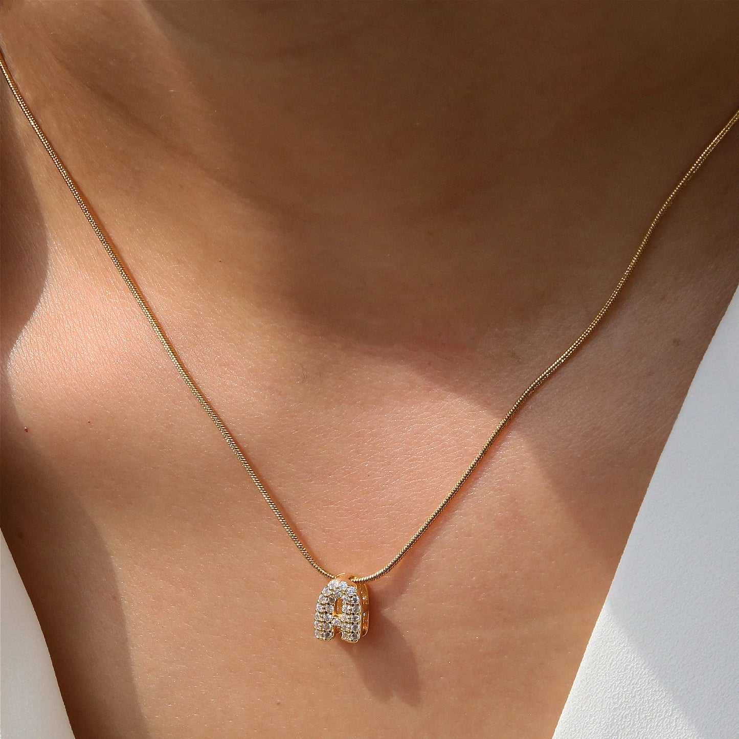 Collar con Inicial A-Z en Zirconia – Acero Inoxidable Chapado