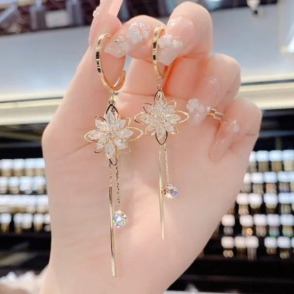 Aretes Copo de Nieve con Cristales – Estilo Largo y Sofisticado, Diseño Femenino
