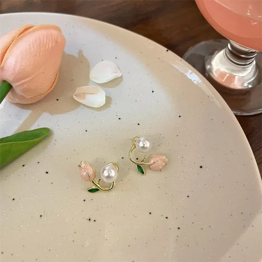 Pendientes Flor Tulipán con Perla – Estilo Romántico