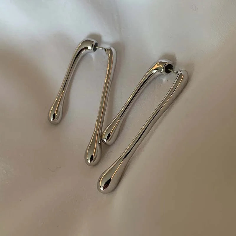 Aretes Drop Dorados para Mujer – Moda Minimalista, Accesorio Sofisticado