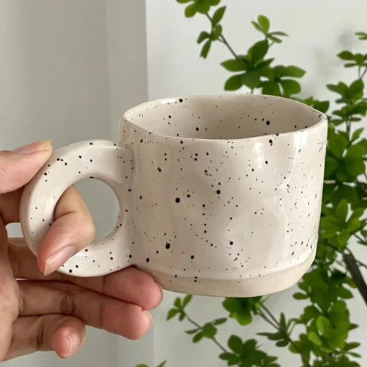 Taza de Cerámica con Asa de Anillo - Diseño Nórdico Moteado 250ml