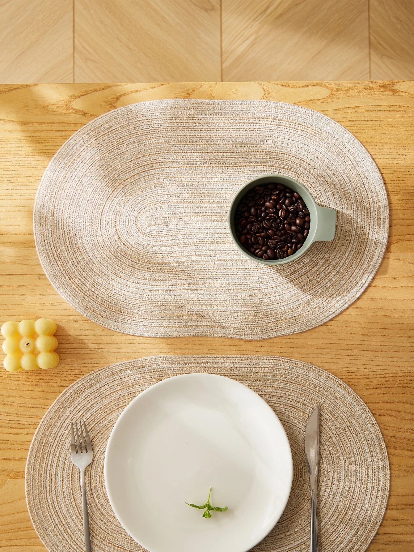 Set de Manteles Individuales Ovalados – Estilo Minimalista