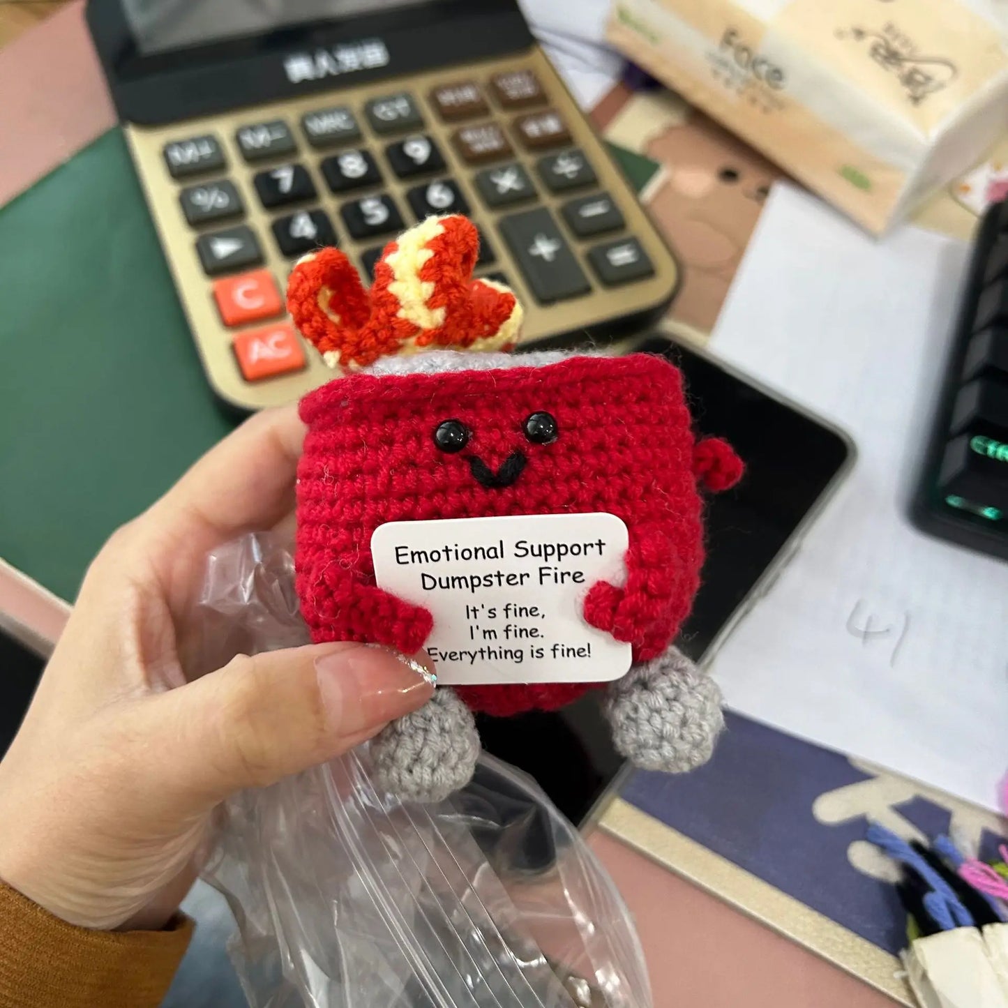 Adorno de Vaca Tejida a Mano - Regalo de Energía Positiva y Motivación