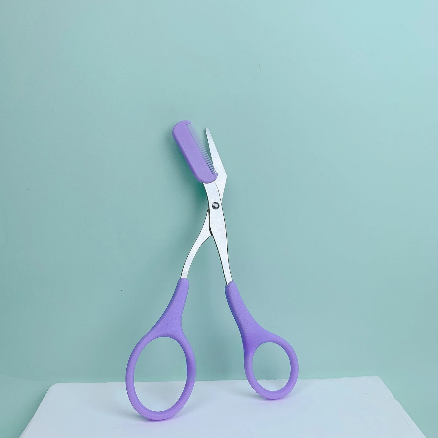 Tijeras para Cejas con Peine Integrado de Precisión