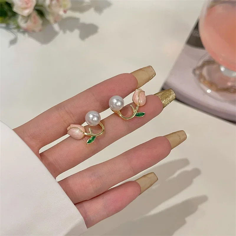Pendientes Flor Tulipán con Perla – Estilo Romántico