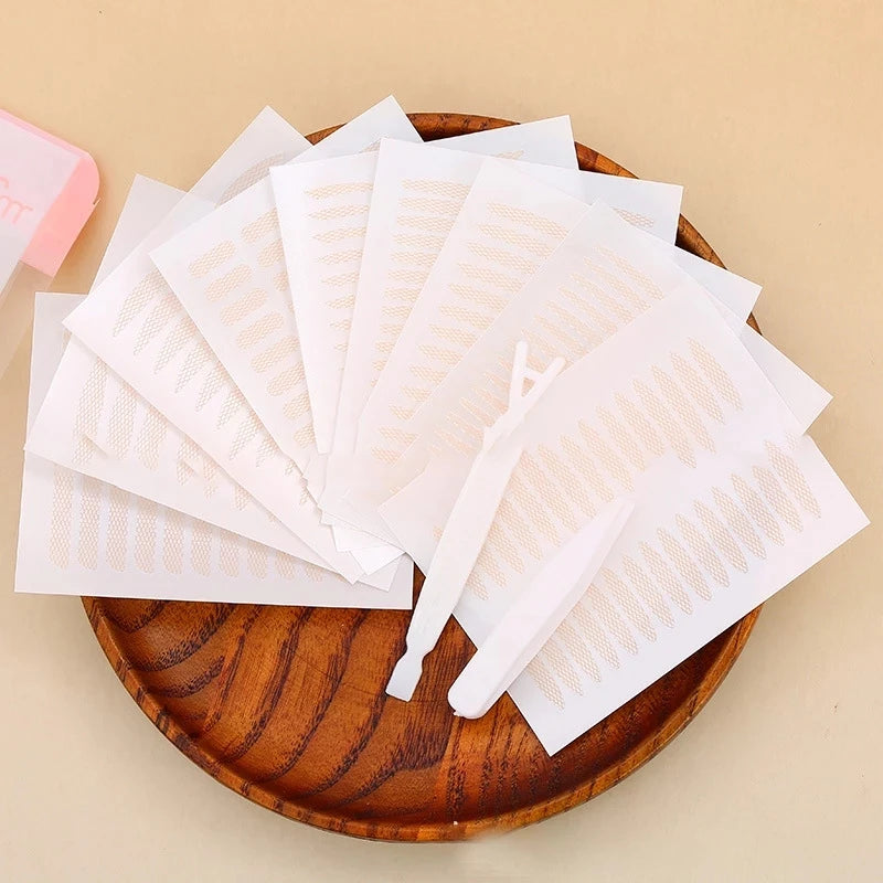 Adhesivos para Crear Doble Pliegue en Párpados – Acabado Natural, Efecto Ojos Más Grandes al Instante