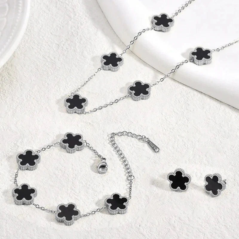 Set de Joyería Trébol Elegante – Collar, Pulsera y Aretes