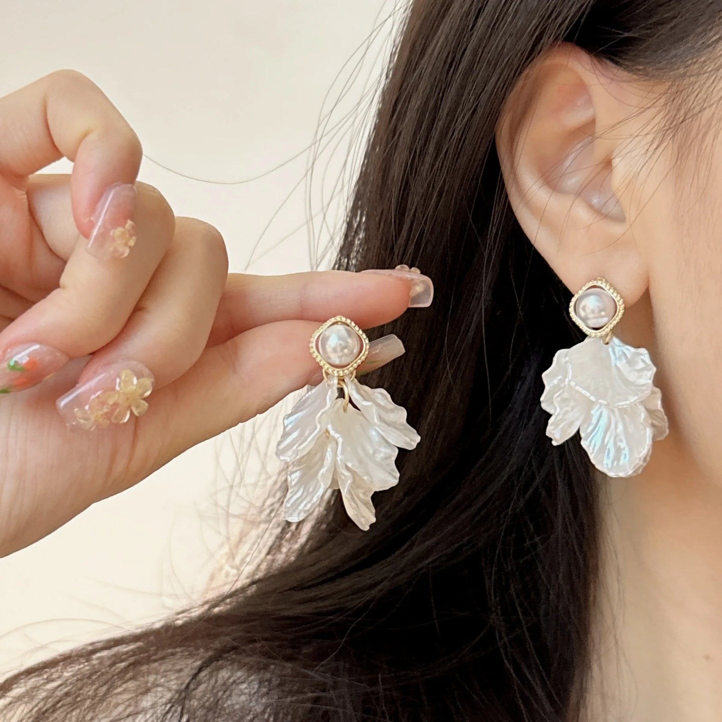 Aretes Elegantes – Joyería para Mujer, Diseño Femenino de Lujo