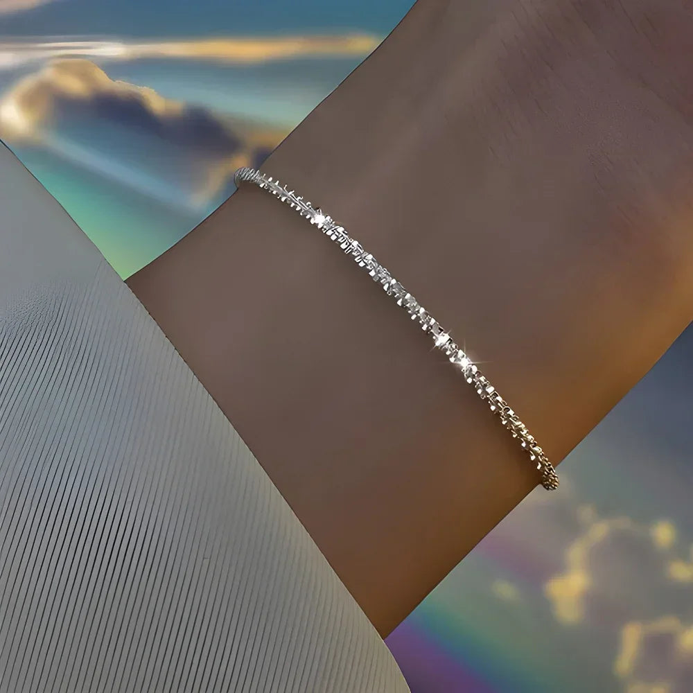 Pulsera Fina con Destellos – Accesorio de Noche, Look Glam