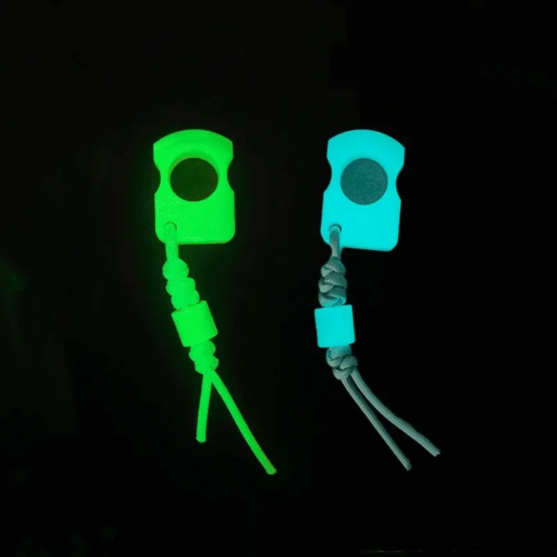 Herramienta de Supervivencia Nocturna - Anillo Protector y Llavero EDC