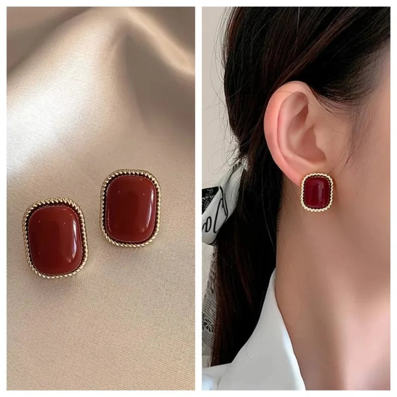 Aretes Elegantes – Joyería para Mujer, Diseño Femenino de Lujo