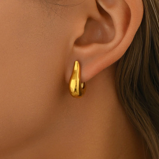 Aretes Irregulares Dorados de Acero Inoxidable – Diseño Moderno