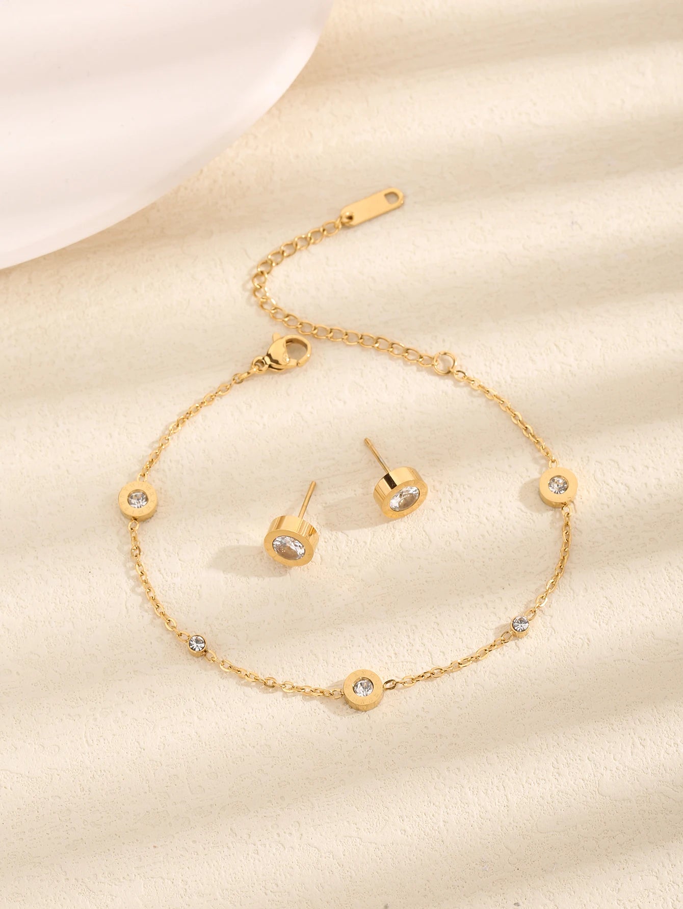 Set de Joyería Elegante con Cristales – Collar, Pulsera y Aretes