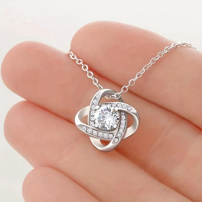 Collar “Mom” con Mensaje Emotivo y Caja – Regalo Día de las Madres