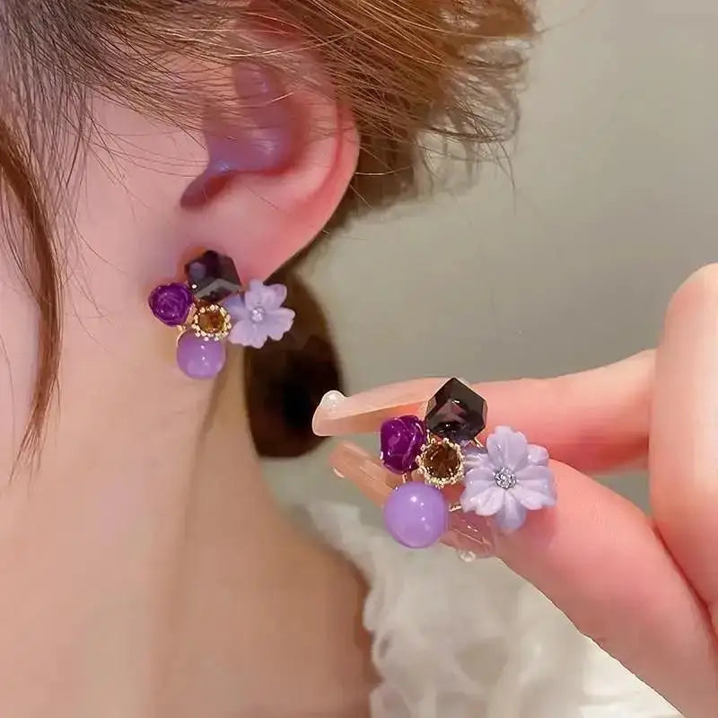 Aretes Tulipán con Moño – Plata y Flor Blanca, Elegantes