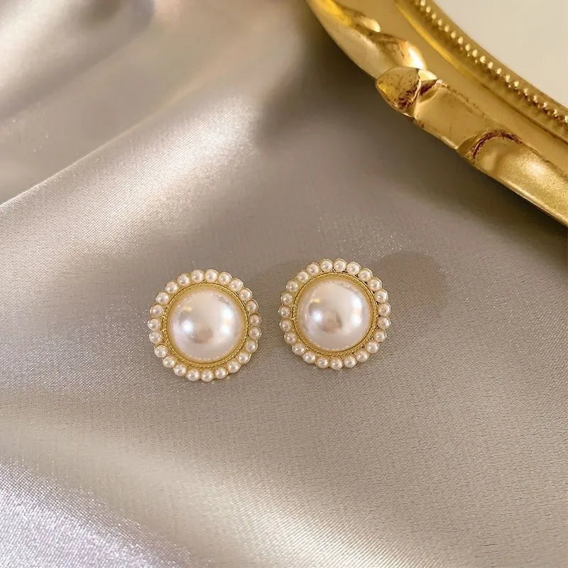 Aretes Elegantes – Joyería para Mujer, Diseño Femenino de Lujo