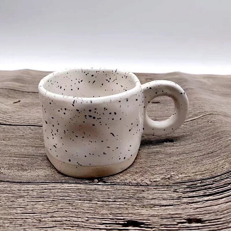 Taza de Cerámica con Asa de Anillo - Diseño Nórdico Moteado 250ml