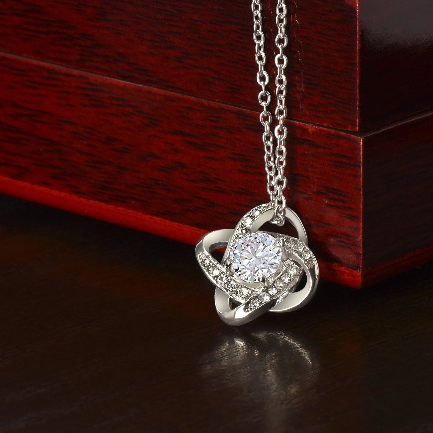 Collar “Mom” con Mensaje Emotivo y Caja – Regalo Día de las Madres
