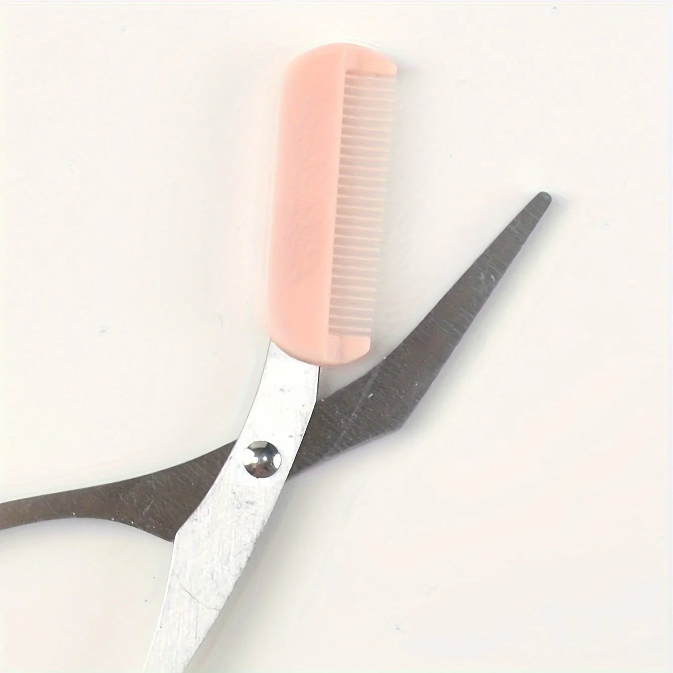 Tijeras para Cejas con Peine Integrado de Precisión