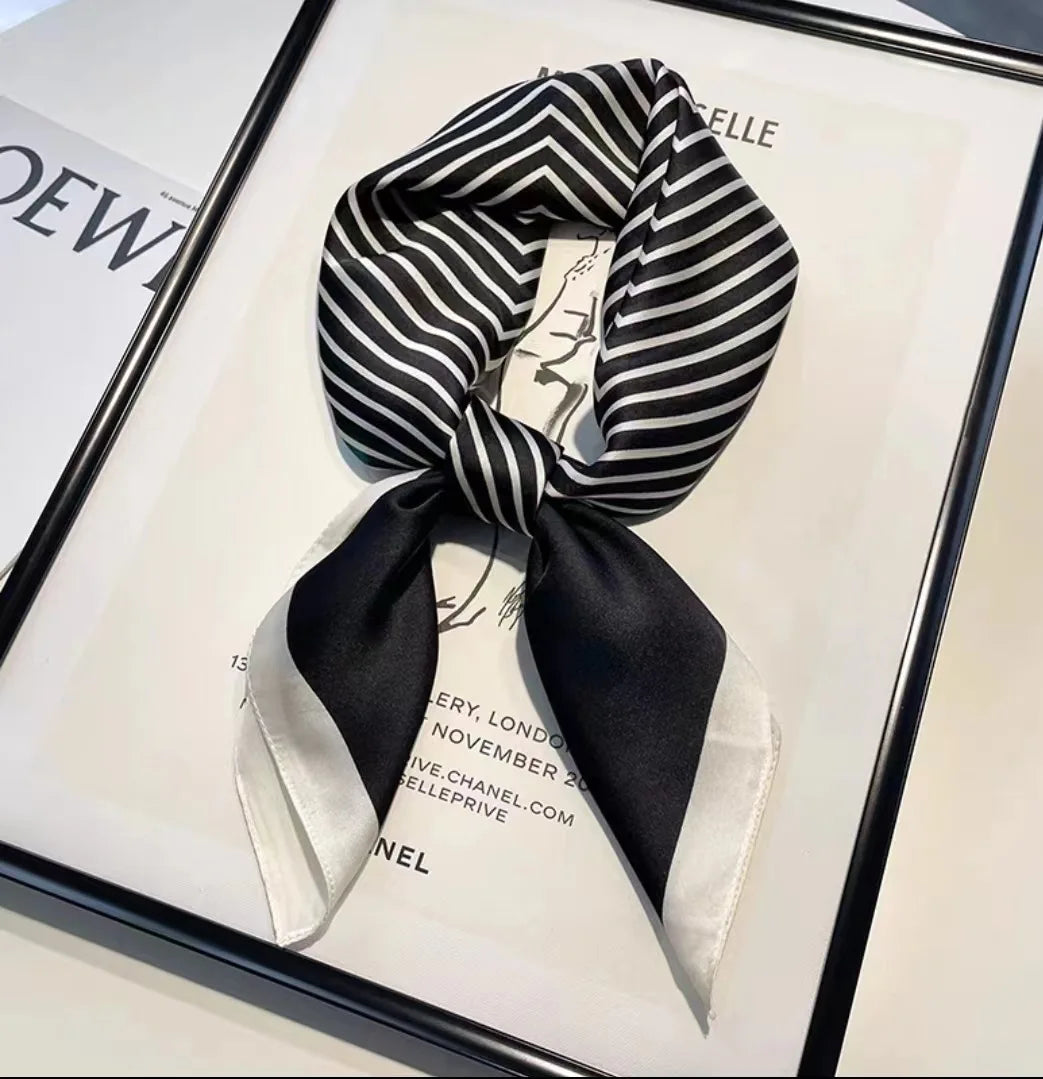 Pañuelo Elegante Tipo Seda Cuadrado para Mujer - Estilo Chic