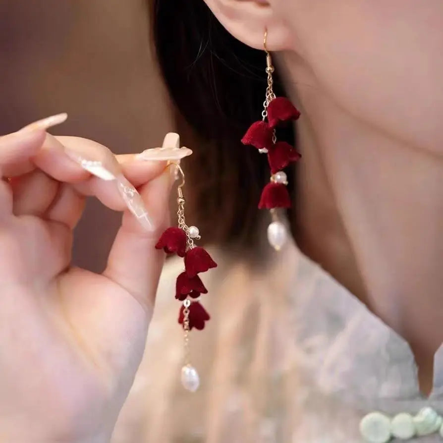 Aretes Elegantes – Joyería para Mujer, Diseño Femenino de Lujo