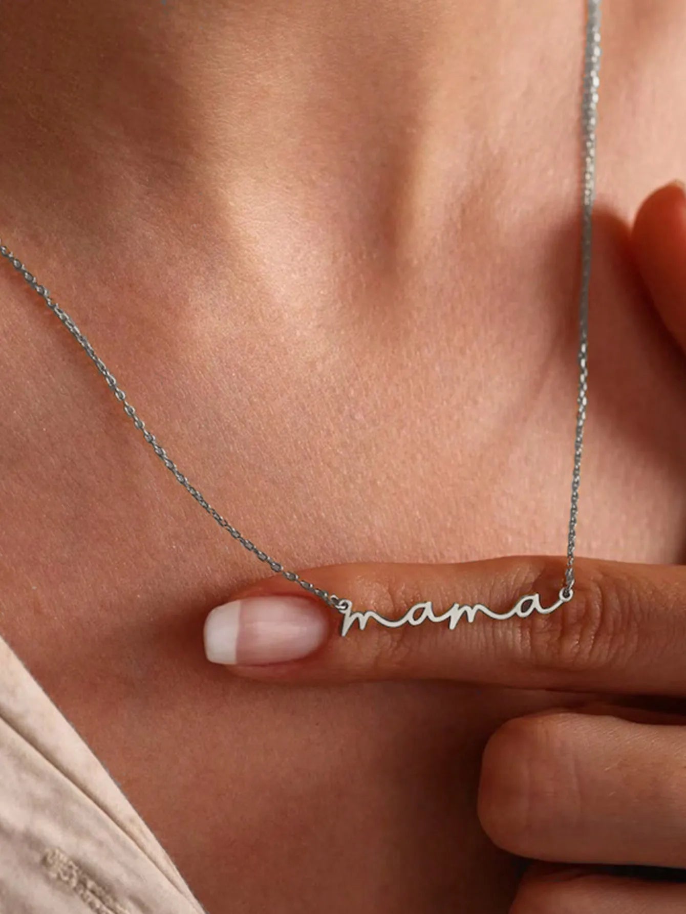 Collar con Nombre “Mamá” – Regalo Día de las Madres